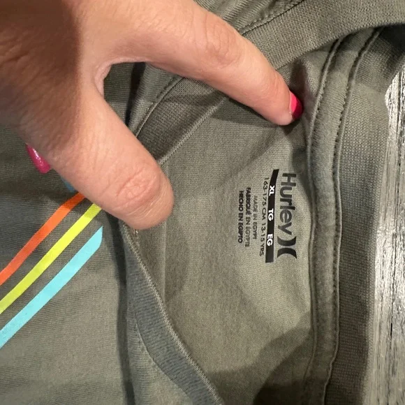 Hurley - 2 shirts - worn one time each - Picture 6 of 6